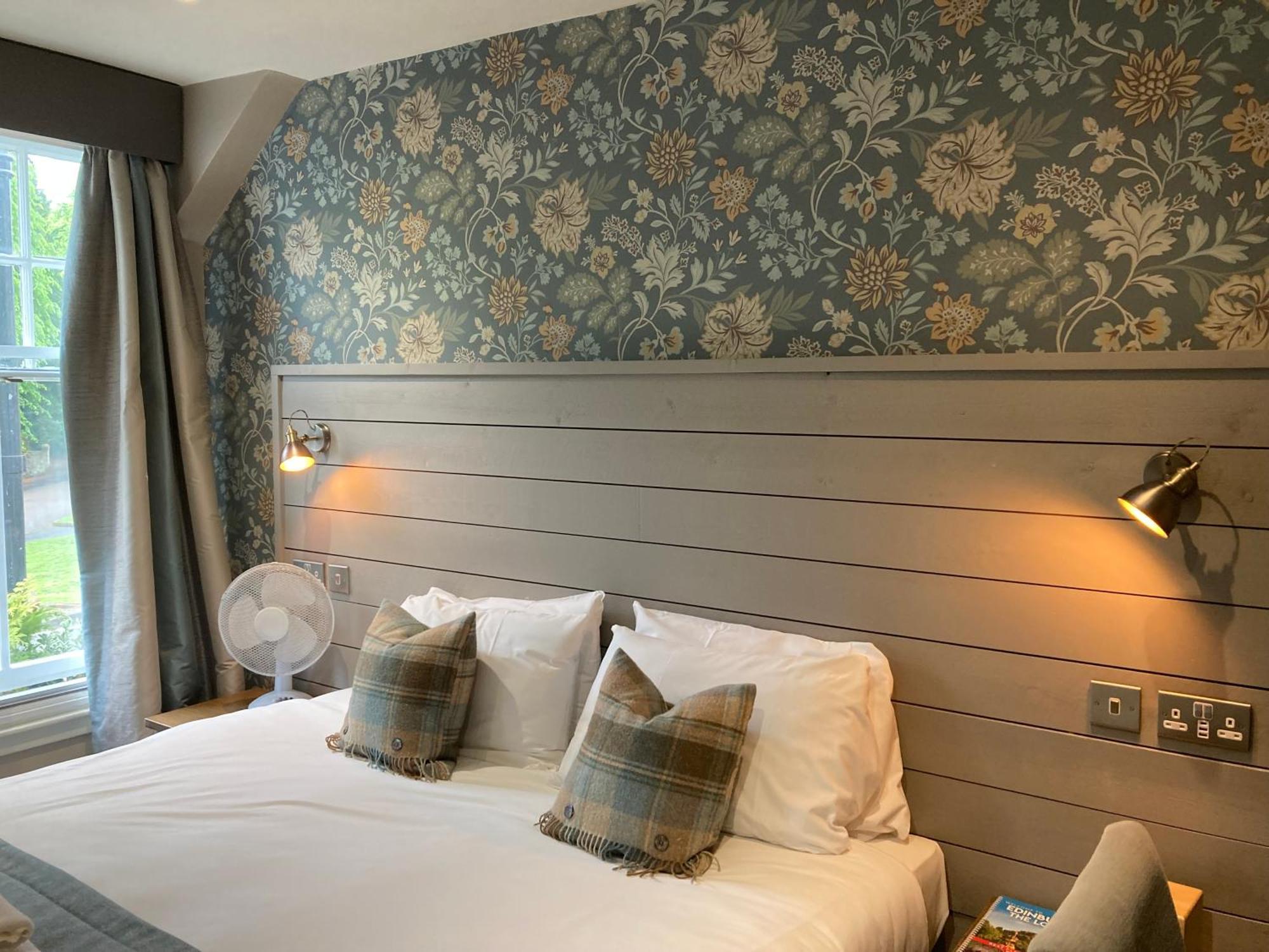 West Port Hotel Линлитгоу Экстерьер фото