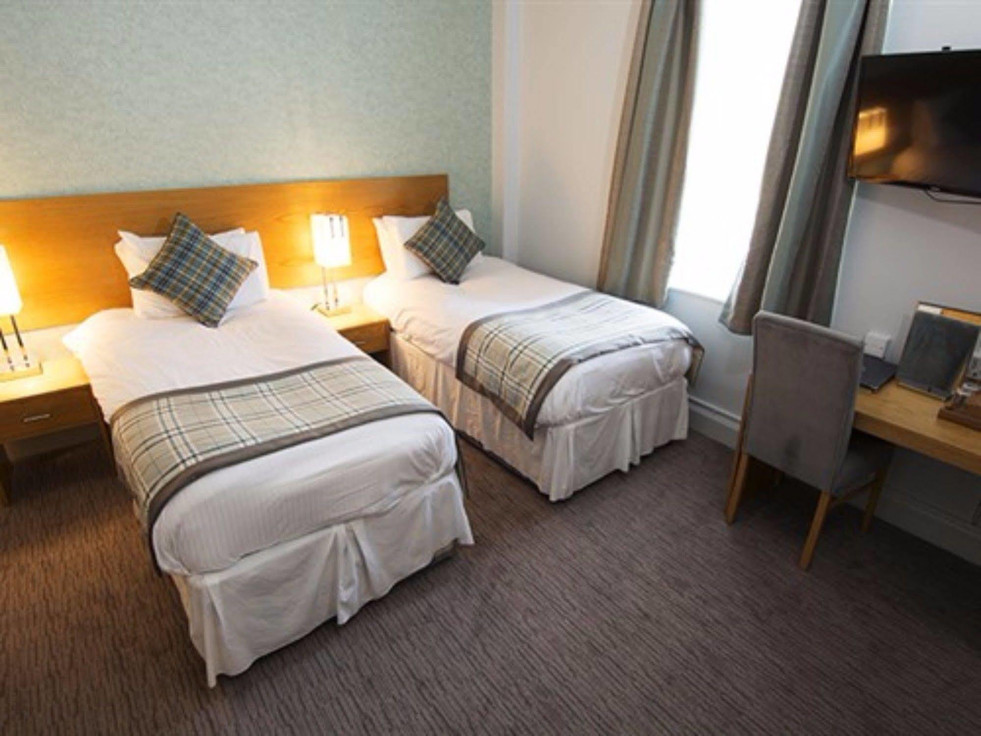 West Port Hotel Линлитгоу Экстерьер фото